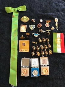 Vintage Konvolut Pins, Krawattenklammer, Krawattennadeln, Bänder, Miniaturen, Buchmarker - Bild 1 von 12
