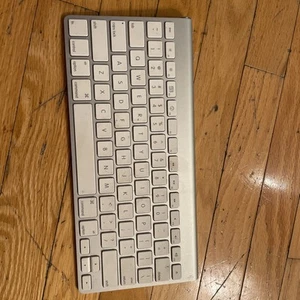 Apple A1314 Wireless Keyboard - MC184LL/B - Bild 1 von 8