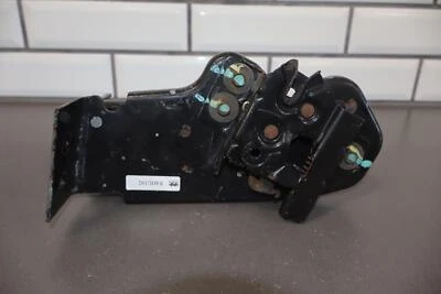 Pestillo de capó montado en cortafuegos central Hummer H2 2003-2009 OEM (probado) Foto 1 de 4