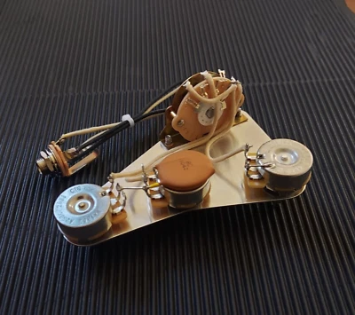 Arnés de cableado se adapta a Fender EE. UU. Eric Johnson Stratocaster 300 k CTS vol.1uF tapa Foto 1 de 4