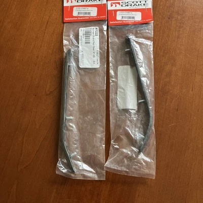 Par de molduras de parachoques trasero Scott Drake C7ZZ-17A807-A 1967-8 Mustang Foto 1 de 3