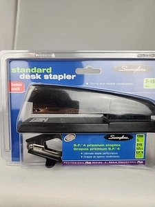Swingline Desktop Stapler With 1250 Staples & Staple Remover - Picture 1 of 4