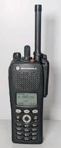 Motorola PRC-153 XTS2500 Modelo 3 UHF (380-470 MHz) P25 Digital AES-256 FPP - Imagen 1 de 12