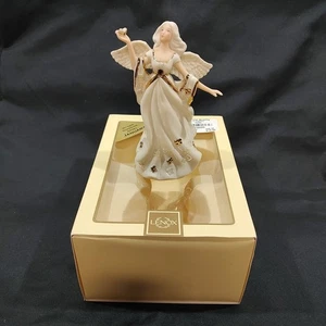 Lenox My Own Guardian Angel enero granate piedras preciosas adorno dorado en caja original - Imagen 1 de 6