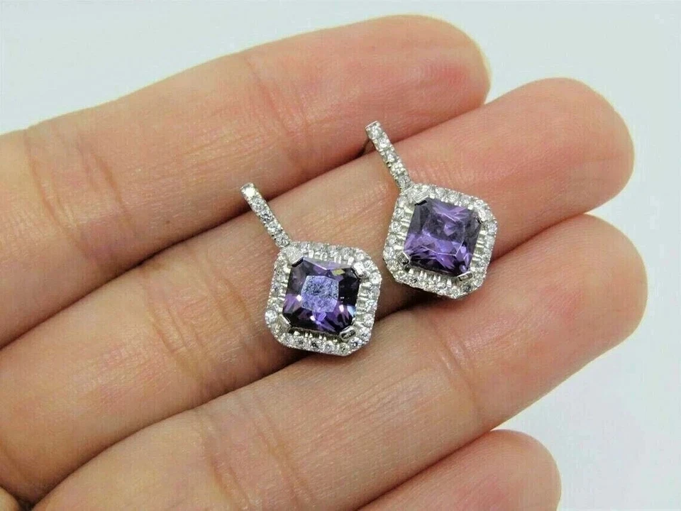 Pendiente colgante de amatista simulada corte Asscher de 2 quilates enchapado en oro blanco de 14 quilates Foto 1 de 2