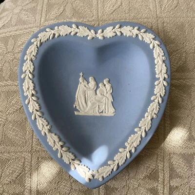 Plato de corazón vintage de jaspe estampado azul WEDGWOOD Foto 1 de 4