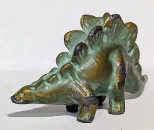 Statuina museo metallo SSR piccolo stegosauro vendo regali giusti - Foto 1 di 4
