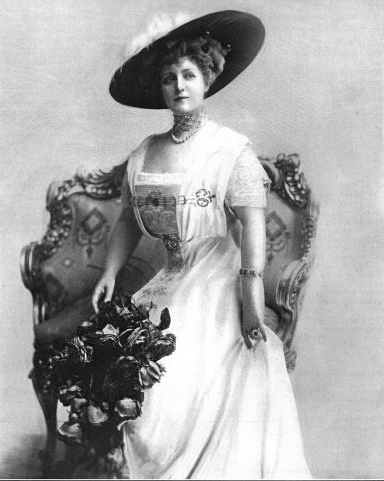 Lillian Russell 8X10 Photo Picture Image American actress & singer opera #6 - Image 1 of 1