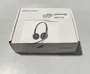 Plantronics Blackwire C225 / 205204-02 Stereo Headset Black 3.5mm Plug NEW - Picture 1 of 2
