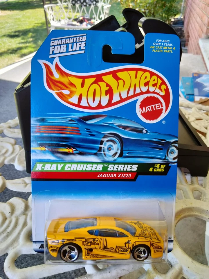 Hot Wheels X-Ray Cruiser Jaguar xj220 - Image 1 of 1