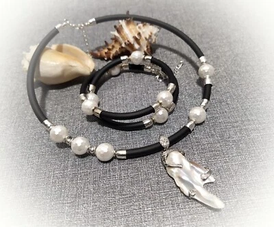 Conjunto de joyería artesanal hecha a mano concha y perlas collar colgante y pulsera Foto 1 de 4