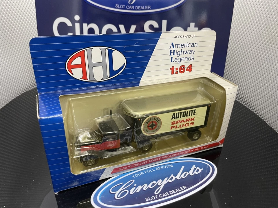 Camión diecast Hartoy AHL L53105 1/64 Peterbilt 260 bujías Autolite Foto 1 de 1