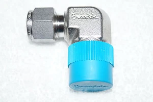 Swagelok Male Connector Elbow 3/8 in. Tube OD x 1/2 in. Male NPT (SS-600-2-8) - Picture 1 of 4