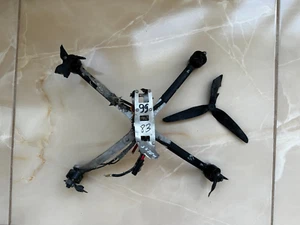 Rosyjska armia wojskowa kamikaze FPV - Zdjęcie 1 z 16