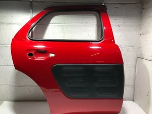 PANEL PUERTA TRASERA DERECHA CITROEN C4 CACTUS 2016 5 PUERTAS en KKNB ROJO / 2014-20 - Imagen 1 de 9