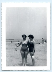 Vintage Photo 1940s, 2 Southern Women Beach Bathing Suits, 4.5x3.25 Black White - Picture 1 of 2