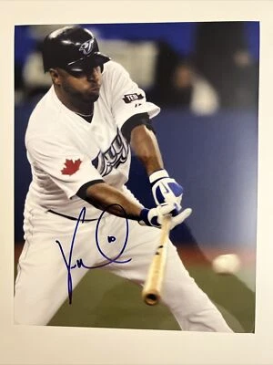 VERNON WELLS TORONTO BLUE JAYS SIGNED AUTOGRAPHED 8x10 PHOTO - Image 1 of 2