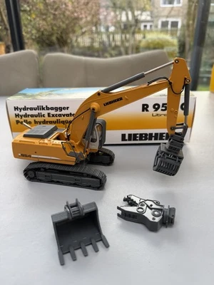 Liebherr 954 C With Attachments Excavator Model 1/50 - Image 1 of 2