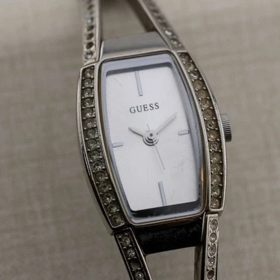 Reloj Mujer GUESS G85633L Tres Manejas Cuarzo Analógico Talla Batería Nueva 5 3/4" Foto 1 de 4