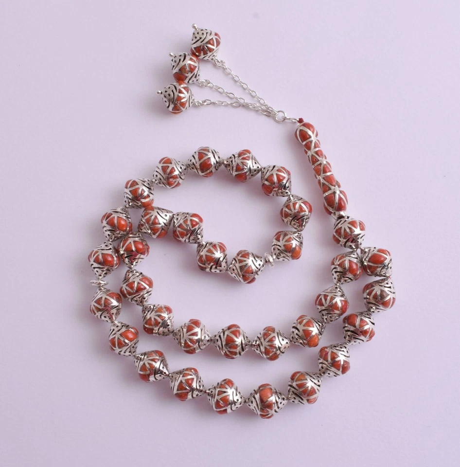 Perline di preghiera intarsiate rialzate islamiche in corallo rosso e argento... - Immagine 1 di 4