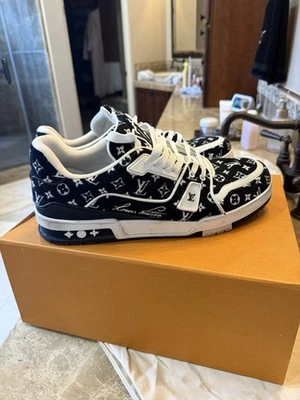 Zapatillas deportivas Louis Vuitton negras con monograma textil LV 9,5 125702359 Foto 1 de 4