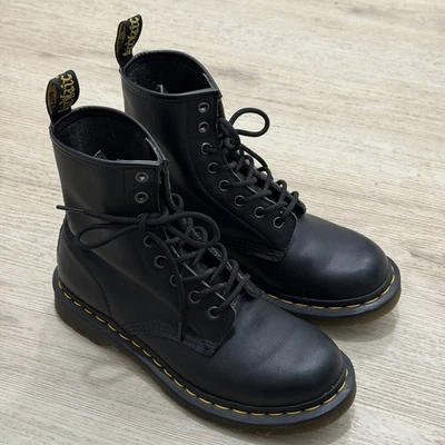 Botas Dr Martens Mujer Talla 38EU 7US Punta Suave Trabajo Negro Cuero Liso Tobillo Foto 1 de 4