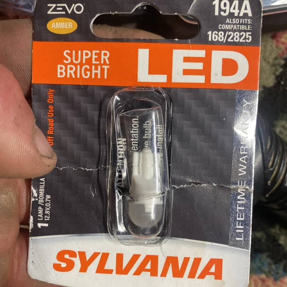 SYLVANIA - 194 T10 W5W ZEVO LED Amber Bulb - Bright LED Bulb, Ideal for Interior - Image 1 of 1