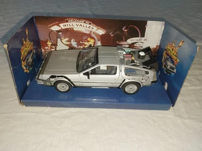 DeLorean Ritorno al Futuro 2FV Back to the Future BTTF Scala 1:24 Die Cast Welly - Immagine 1 di 4