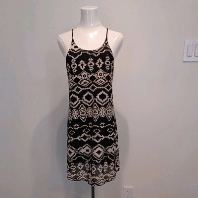 Staring At Stars Women Sz S Black/White Crochet Lined Dress EUC Urban Outfitters — 第 1/4 张图片
