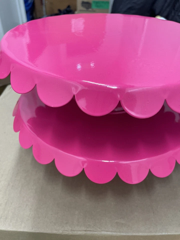 Комплект из 6 зубчатых металлических подставок для торта. Желтый, ярко-розовый и королевский - Изображение 1 из 4