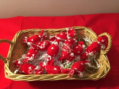 PRIMITIVE    WHITE STARS WITH RED BACKGROUND  "CANDY"  SET OF 13 BOWL FILLER - Image 1 of 2