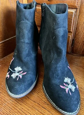 Botas de Gamuza HIPPIE Bordadas Lavandería FLORALES Negras Talla EE. UU. Mujer 11 Boho Vibes Foto 1 de 4