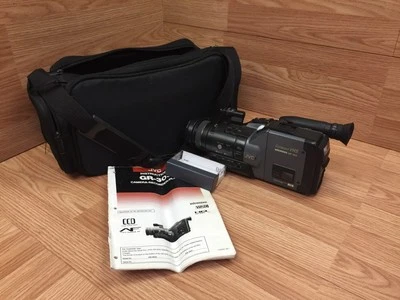 JVC GR-303U Camera - Recorder / Player with Case & Manual Bundle *FOR PARTS* - Image 1 of 4