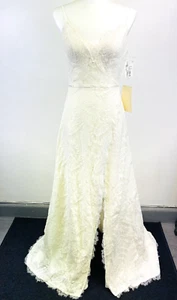 David's Bridal Leafy Lace V Neck Wedding Dress Train Lined Boned size 0 NWT $599 - Picture 1 of 12