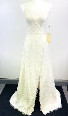 David's Bridal Leafy Lace V Neck Wedding Dress Train Lined Boned size 0 NWT $599 - Image 1 of 4