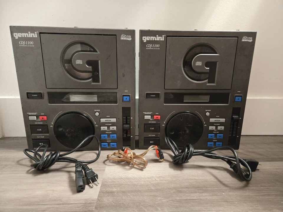 Lote de 2 reproductores de CD DJ profesionales Gemini CDJ-1100 - sin probar / para piezas - con Foto 1 de 4
