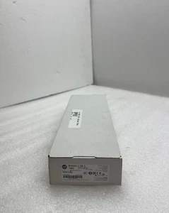 New NIB Lot of 50 Allen Bradley 1492-L4Q Ser B Terminal Blocks - Picture 1 of 3