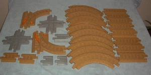 GeoTrax lotto di 27 interruttori curve dritte binario marrone marrone grigio incroci e altro - Foto 1 di 7