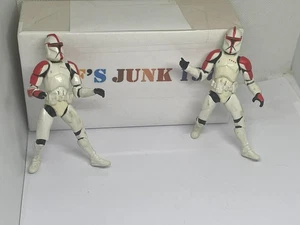 Star Wars 3,75 Konvolut 2 Red Clone Trooper Captain Figuren Saga AOTC ohne Zubehör - Bild 1 von 8