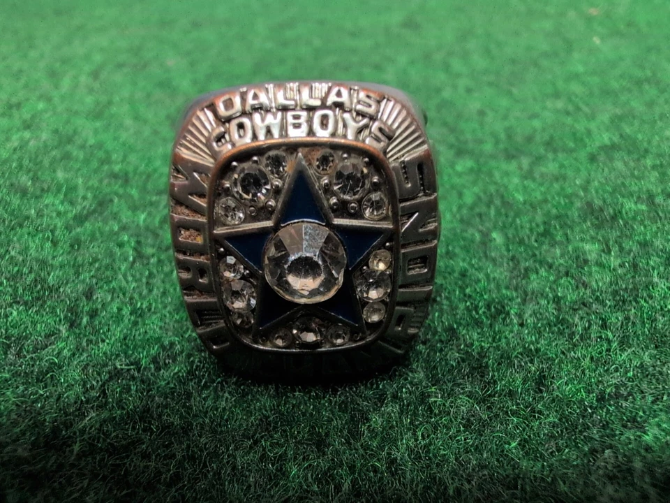 Dallas COWBOYS 1971 Super Bowl Championship Replica Ring Stadbach 12 Size 8 - Image 1 of 4