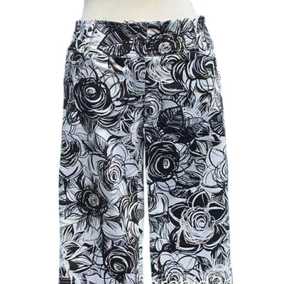 Bermudas cortas Cache geométricas florales metálicas besadas para caminar nuevas con etiquetas $88 elásticas Foto 1 de 4