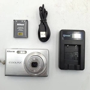 Nikon Coolpix S200 Compact Digital Camera With New Charger - Picture 1 of 11