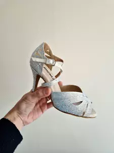 Scarpe da ballo Latinosa Raquel Argento sandali Salsa Tacco personalizzato - Picture 1 of 9