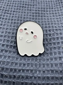 Cute Ghost 👻 Shape Lapel Pin Badge Alloy - Gothic Emo Halloween - Picture 1 of 2
