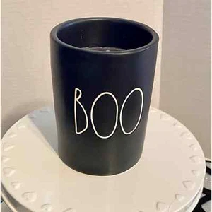 Rae Dunn HALLOWEEN Candle “BOO” - Picture 1 of 3