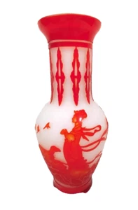 Vintage Emile Galle Stil rot und weiß Kamee Glas Vase Hirtenmädchen 12" - Bild 1 von 6
