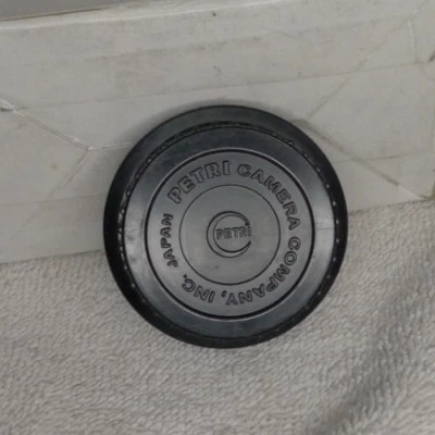Petri 后镜头盖 - 正品原装 - 日本制造 — 第 1/4 张图片