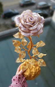 Rose aus Perlen. Handarbeit. Blumen. Als Geschenk. Nur auf Bestellung! - Bild 1 von 2