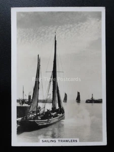 No.19 SAILING TRAWLERS LOWESTOFT - COASTWISE by Senior Service Pattreiouex 1939 - Picture 1 of 1