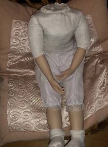 Orchidee-Puppenkörper Marion für Puppengröße 50 cm, sitzend - Bild 1 von 3